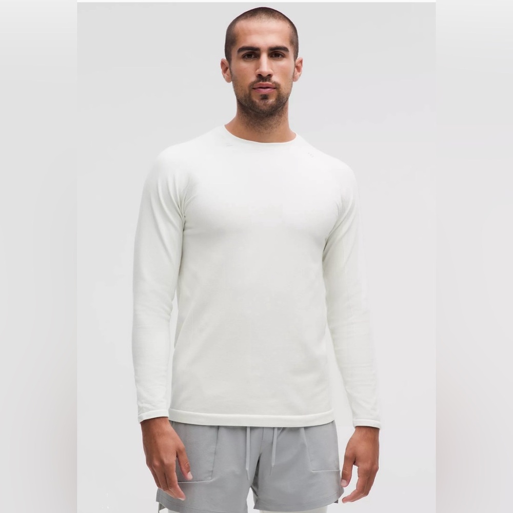 Lululemon Men’s Seamless Base Layer Long Sleeve Wool Blend Shirt. Size M